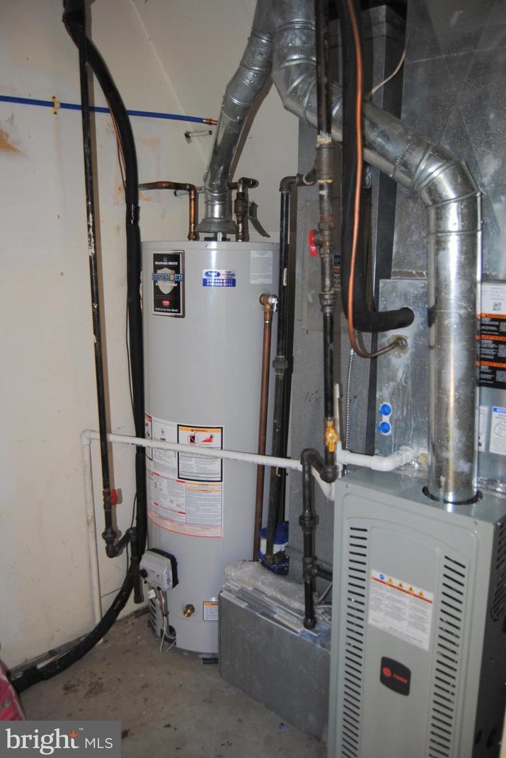 62 Ardsley Ct, Upper Makefield PA  18940-2309 exterior