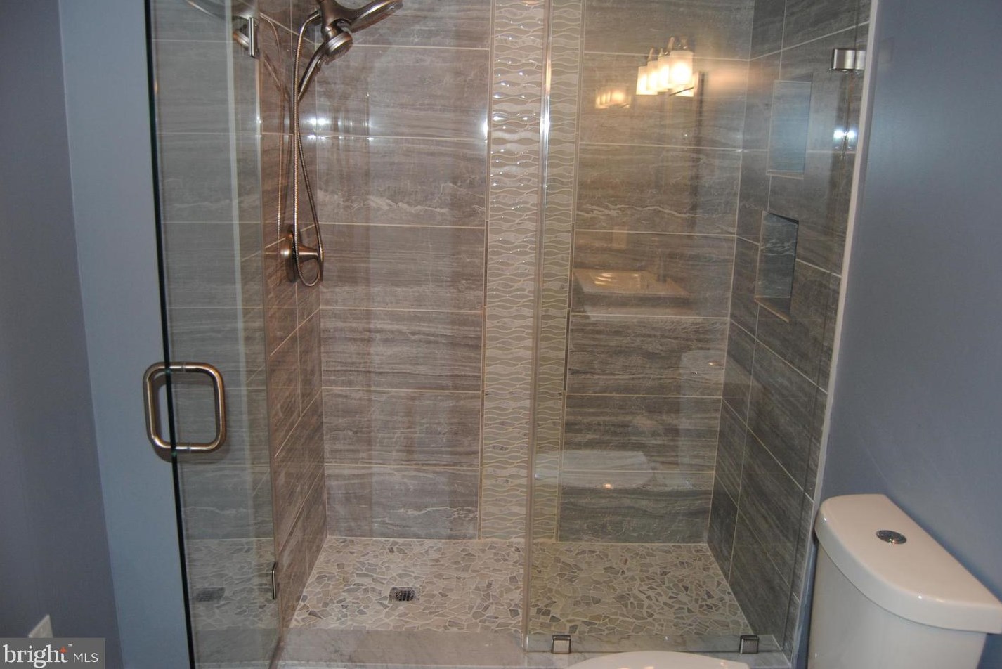 62 Ardsley Ct, Upper Makefield PA  18940-2309 exterior