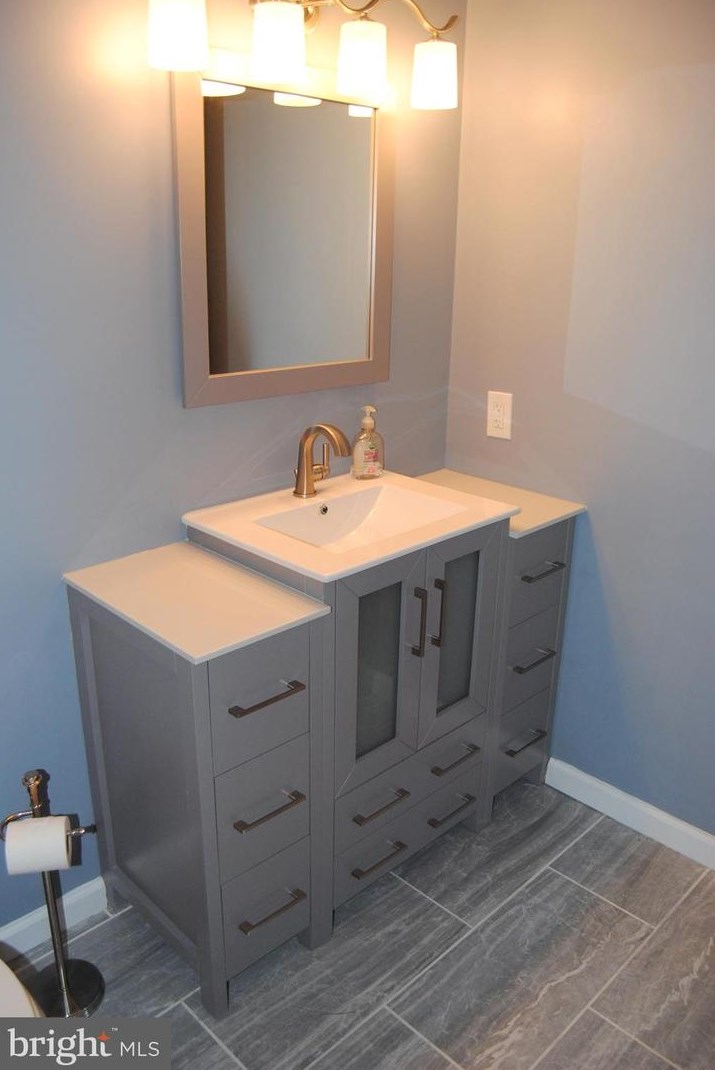 62 Ardsley Ct, Upper Makefield PA  18940-2309 exterior