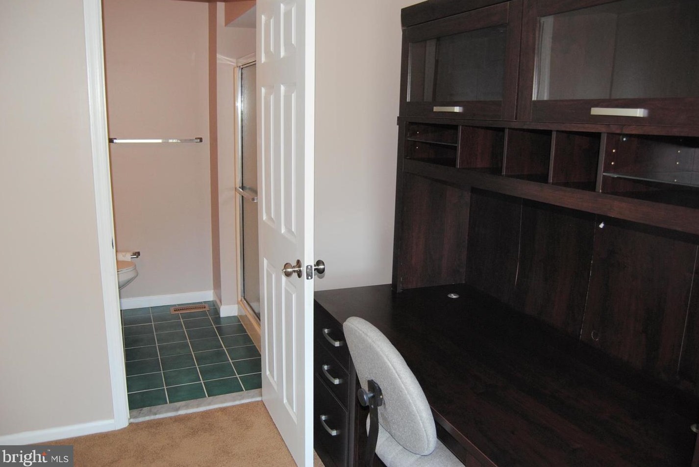 62 Ardsley Ct, Upper Makefield PA  18940-2309 exterior