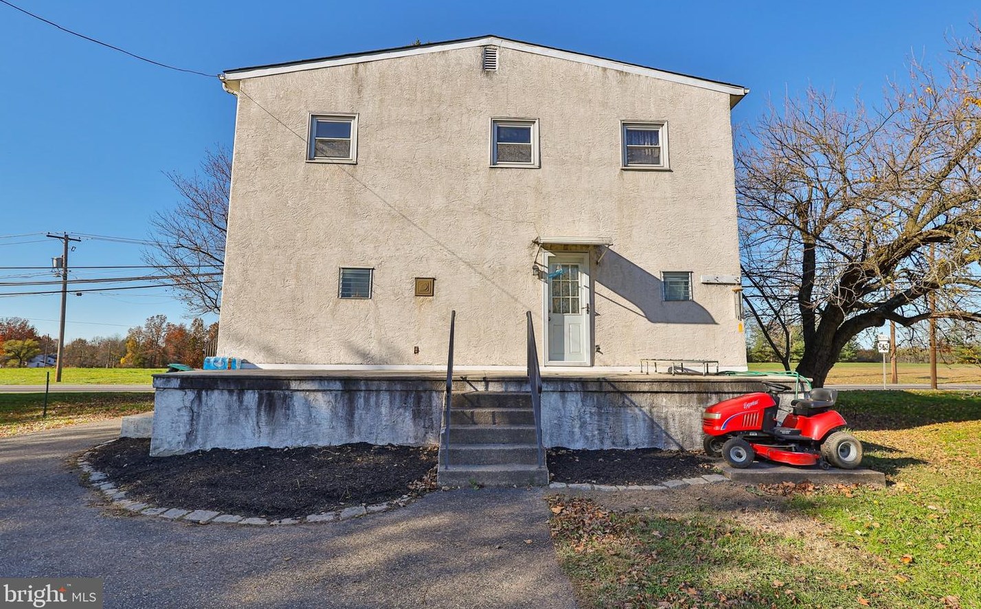 2028 Ridge Rd, Sellersville PA  18960-3056 exterior