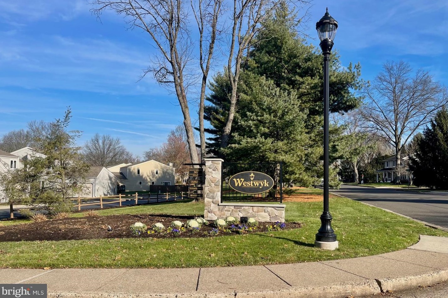 224 Hastings Ct, Gardenville PA  exterior