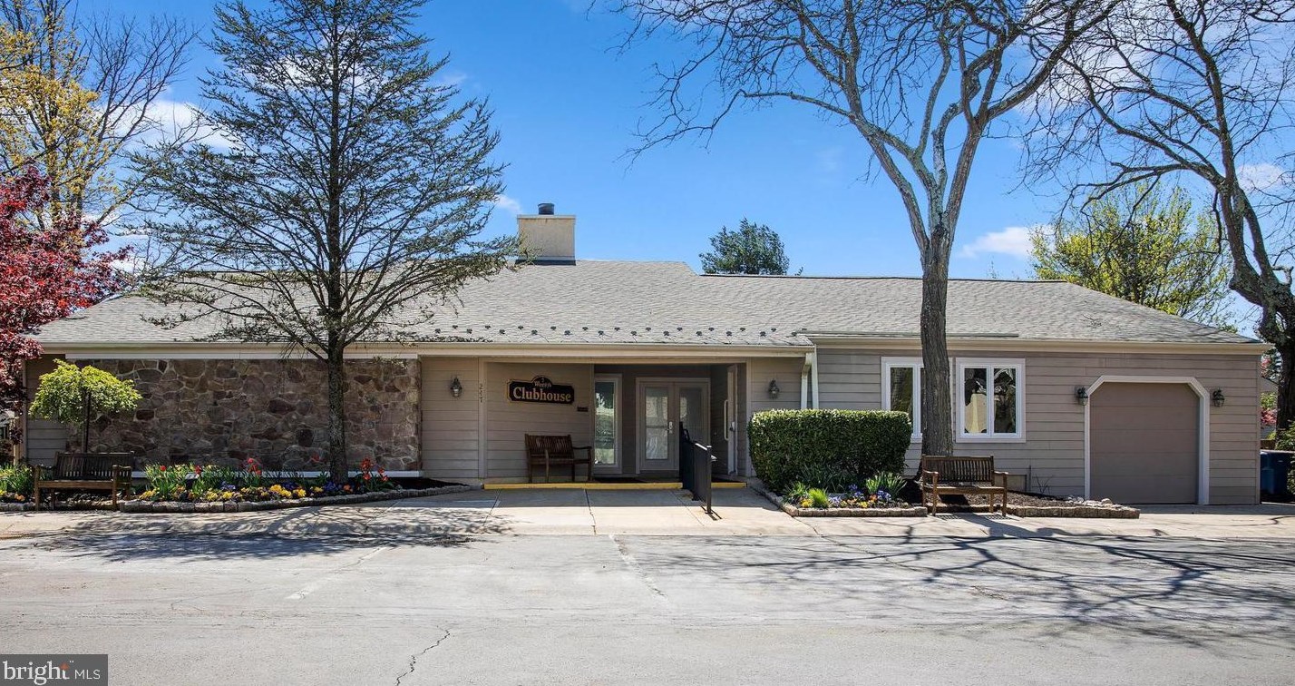 224 Hastings Ct, Gardenville PA  exterior