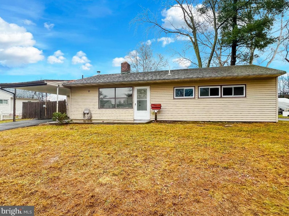 2 Copper Beech Ln, Levittown PA  19055-1630 exterior