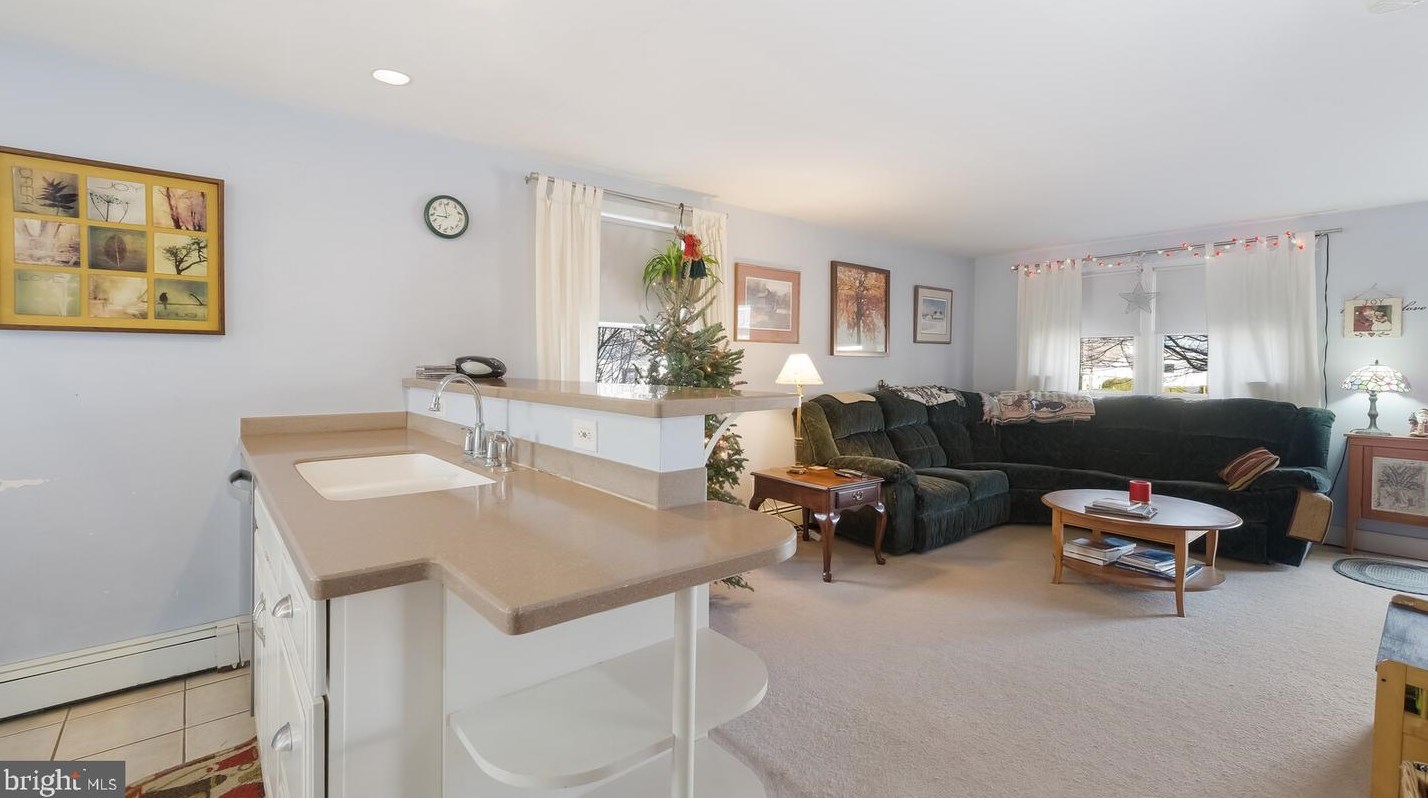 220 Shewell Ave, Gardenville PA  18901-3706 exterior