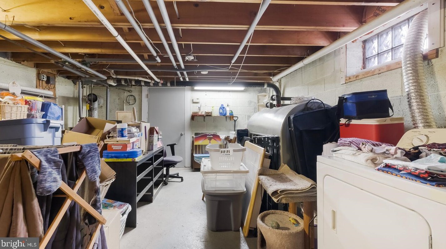 220 Shewell Ave, Gardenville PA  18901-3706 exterior