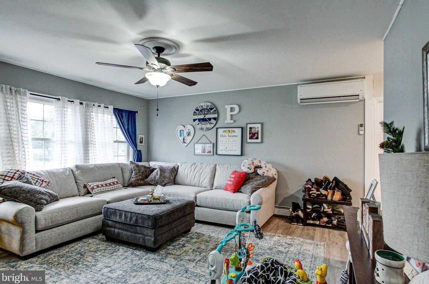 71 Indigo Rd, Levittown PA  19057-2718 exterior