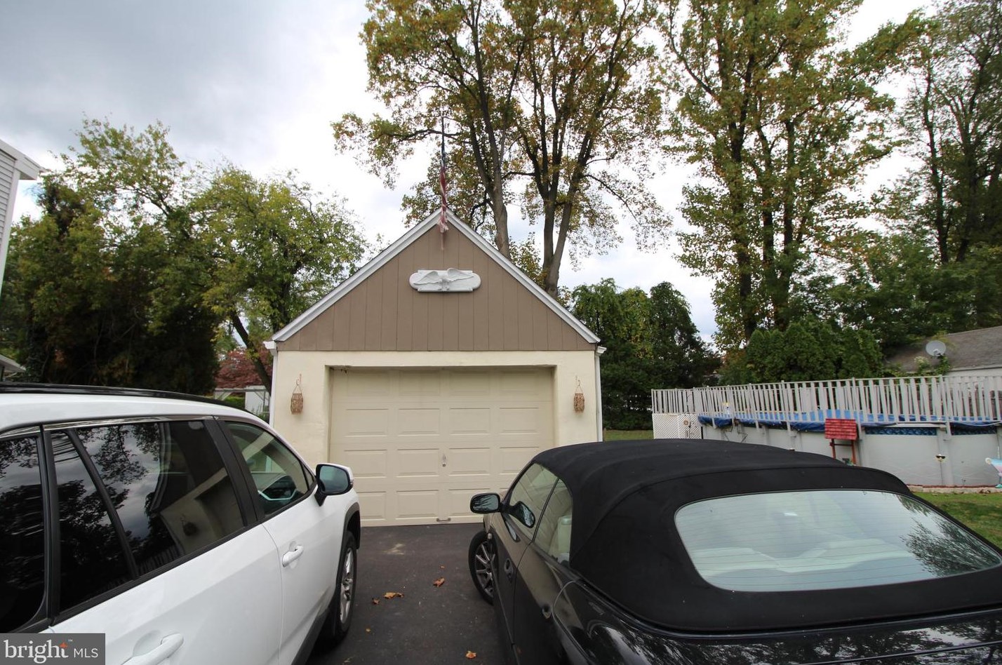 1743 Highland Ave, Langhorne PA  19047-3720 exterior