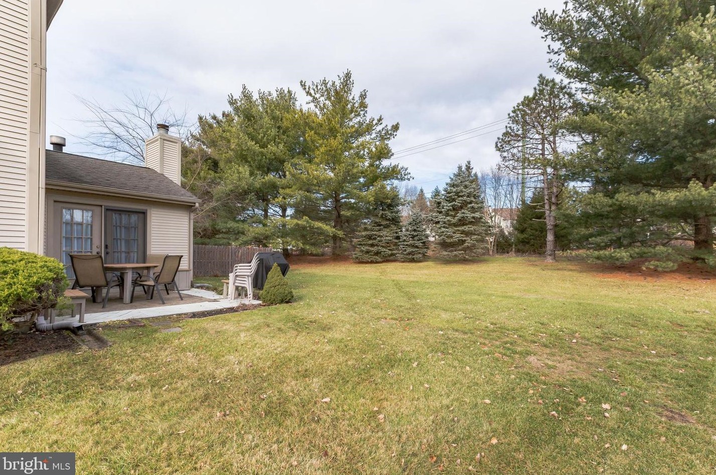 54 Magnolia Dr, Upper Makefield PA  18940-9236 exterior