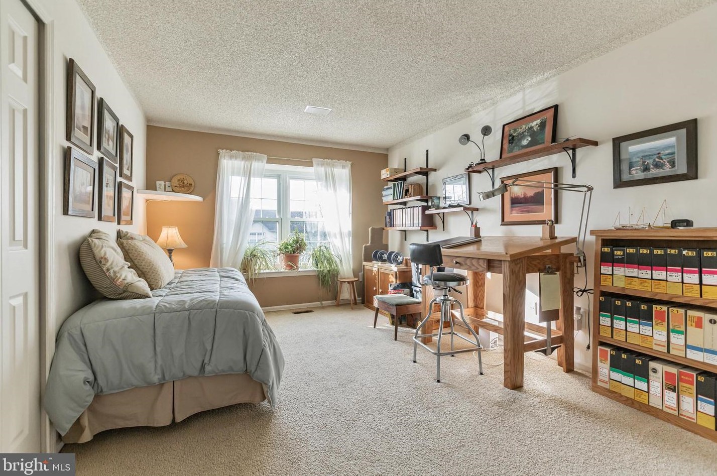 54 Magnolia Dr, Upper Makefield PA  18940-9236 exterior