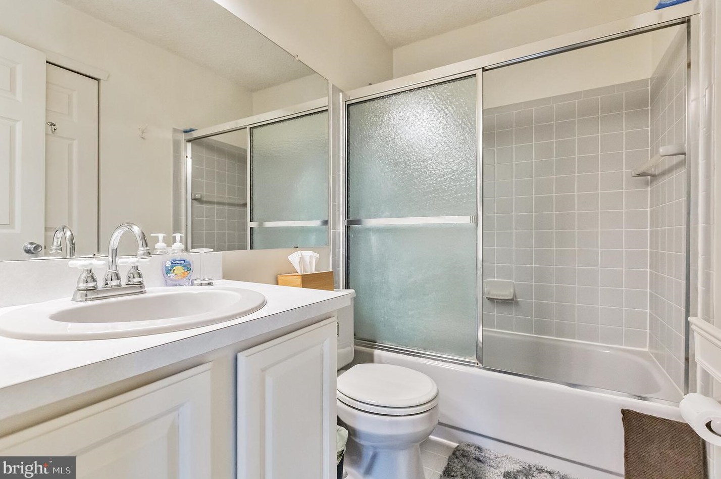 54 Magnolia Dr, Upper Makefield PA  18940-9236 exterior