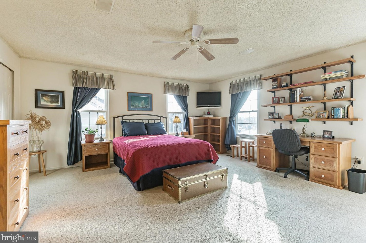 54 Magnolia Dr, Upper Makefield PA  18940-9236 exterior