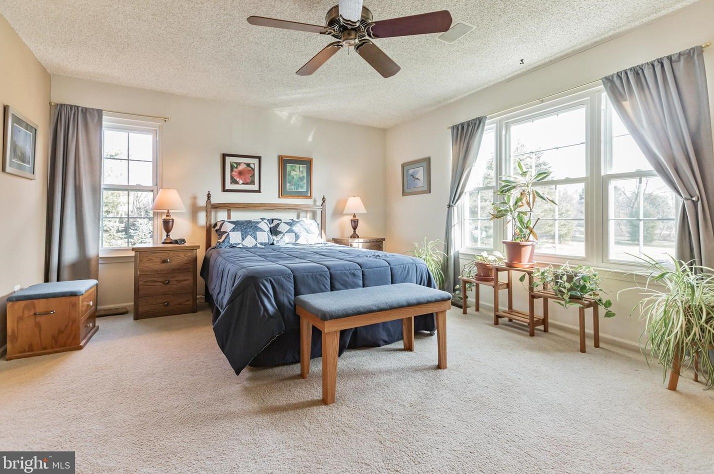 54 Magnolia Dr, Upper Makefield PA  18940-9236 exterior