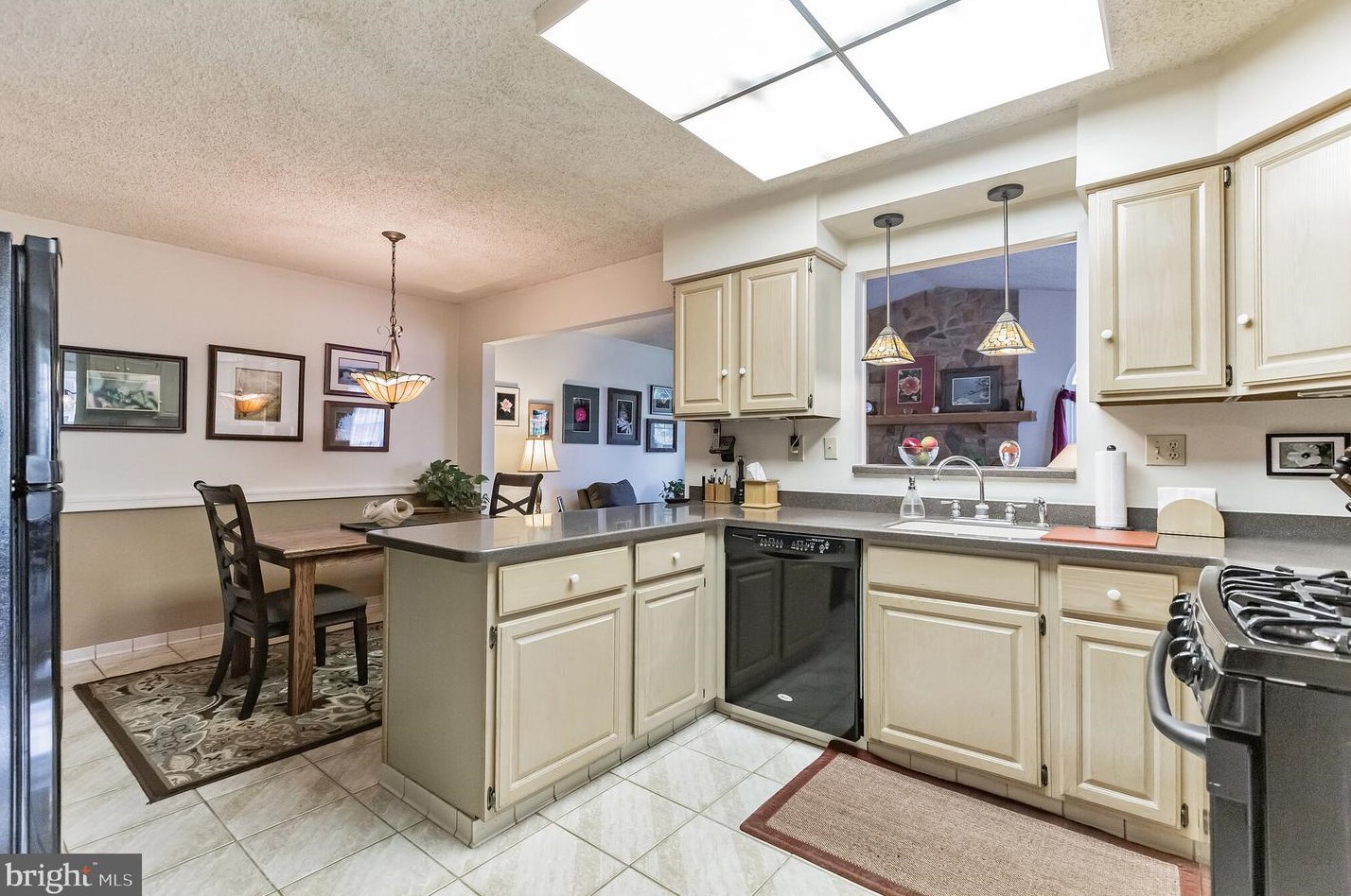 54 Magnolia Dr, Upper Makefield PA  18940-9236 exterior