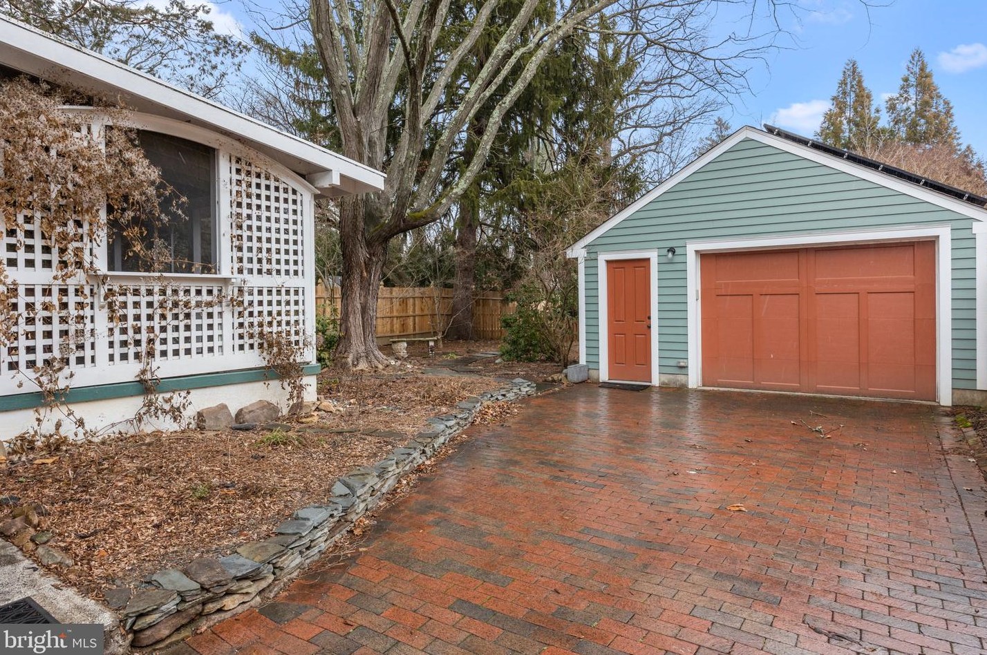 35 Chancellor St, Upper Makefield PA  18940-2107 exterior