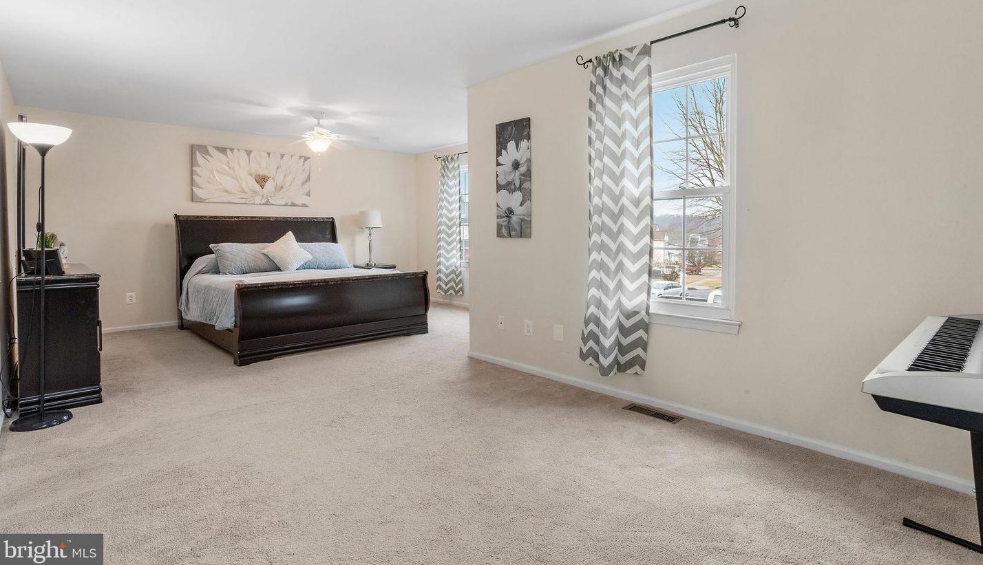 22 Ascot Ct, Upper Makefield PA  18940-1636 exterior