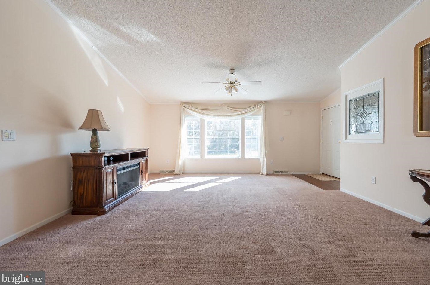 75 Little Farm Ln, Chalfont PA  18914-2233 exterior