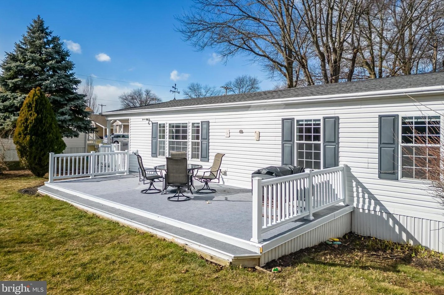 75 Little Farm Ln, Chalfont PA  18914-2233 exterior