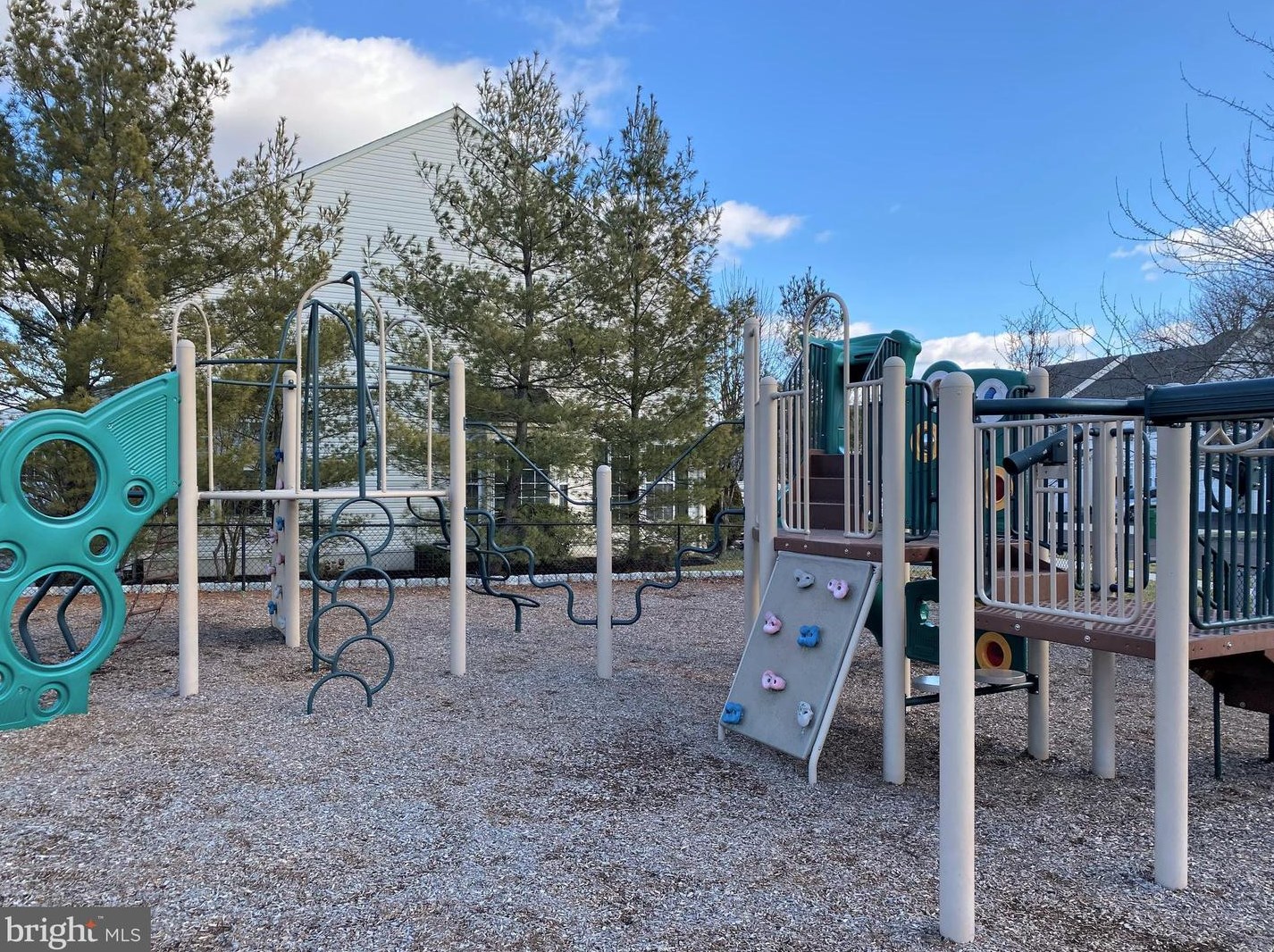 2501 Peachtree Dr, Perkasie PA  18944-5457 exterior