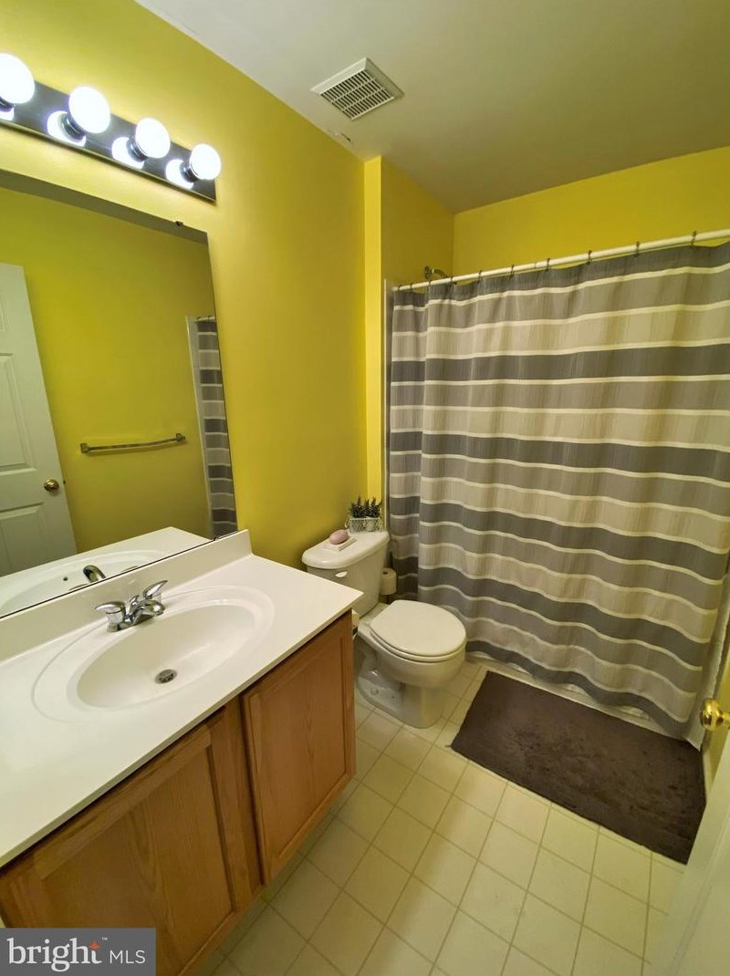 2501 Peachtree Dr, Perkasie PA  18944-5457 exterior