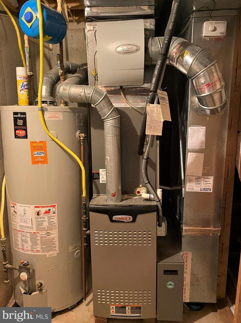 2501 Peachtree Dr, Perkasie PA  18944-5457 exterior