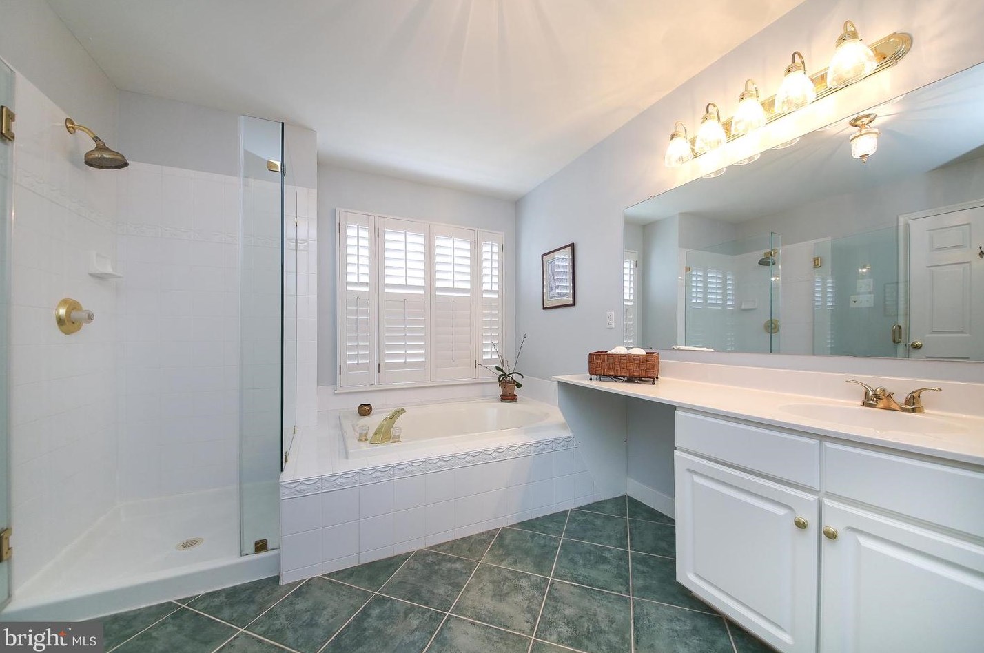 5069 Sagewood Ct, Gardenville PA  18902-6202 exterior