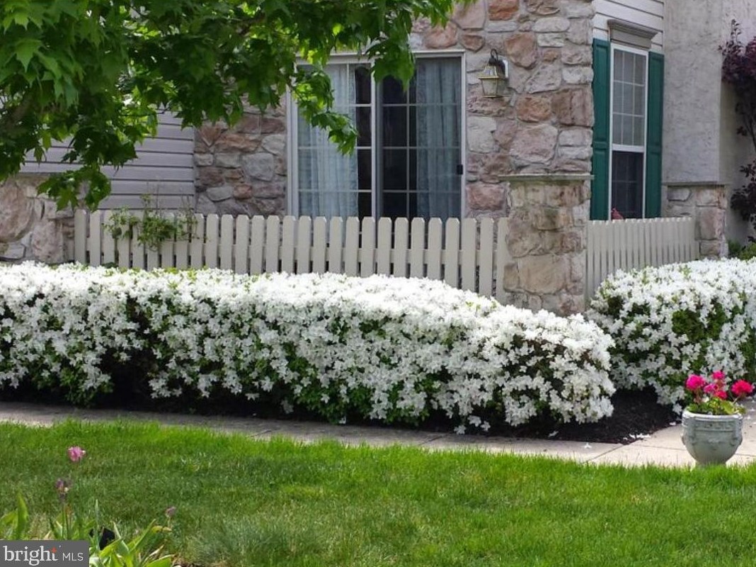 5069 Sagewood Ct, Gardenville PA  18902-6202 exterior