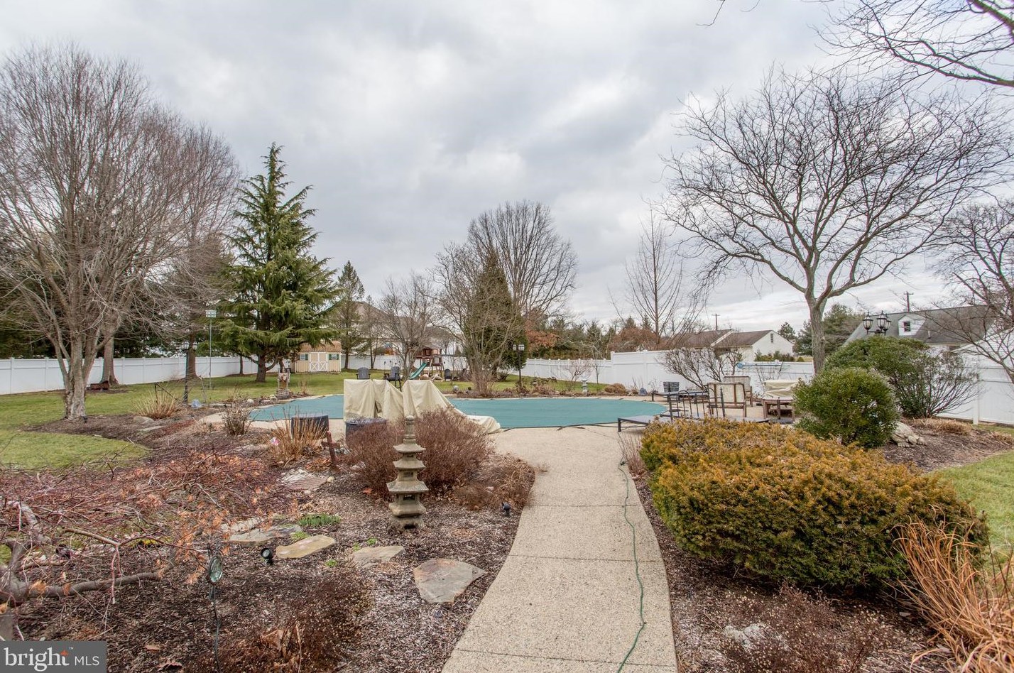 620 Glen Meadow Rd, Southampton, PA 18954