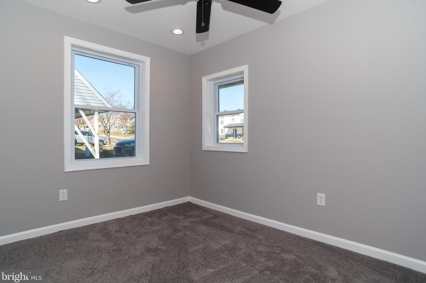 5 Hollyhock Ln, Levittown PA  19055-1319 exterior