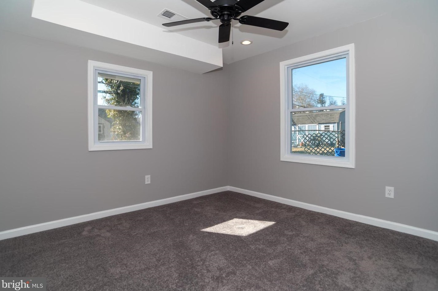 5 Hollyhock Ln, Levittown PA  19055-1319 exterior
