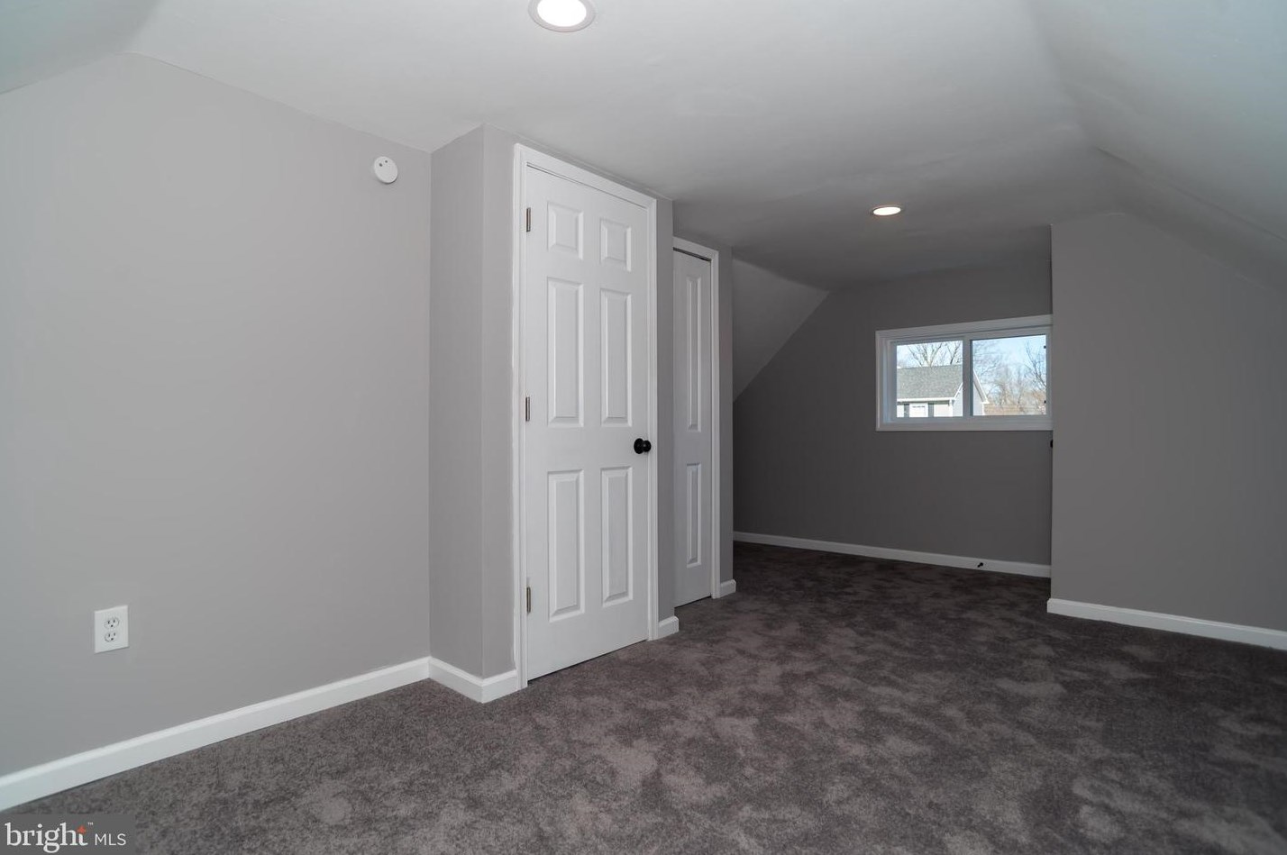 5 Hollyhock Ln, Levittown PA  19055-1319 exterior