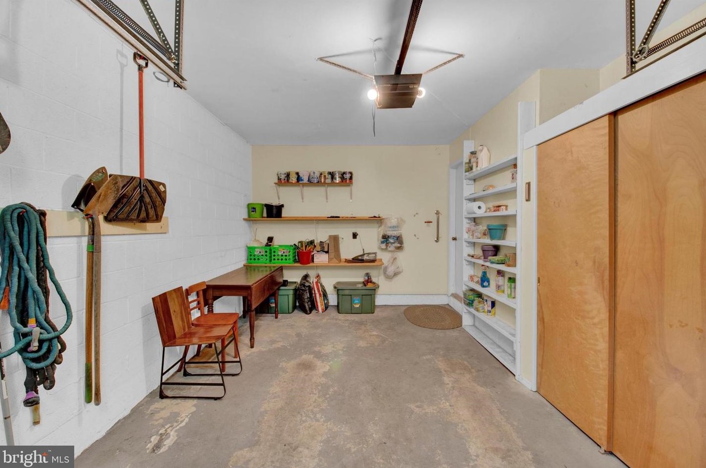 24 Sassafras Cir, Upper Makefield PA  18940-9232 exterior