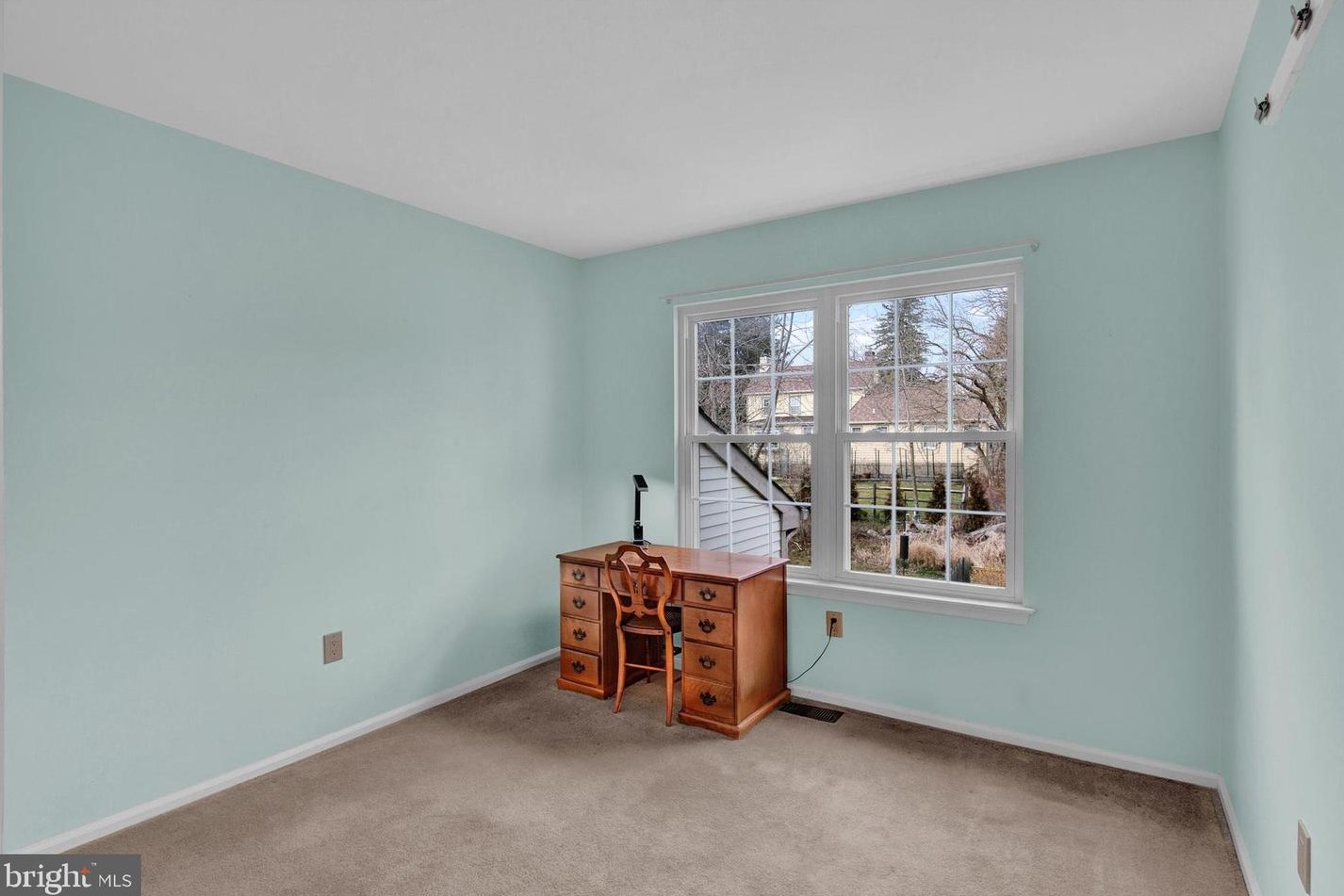 24 Sassafras Cir, Upper Makefield PA  18940-9232 exterior