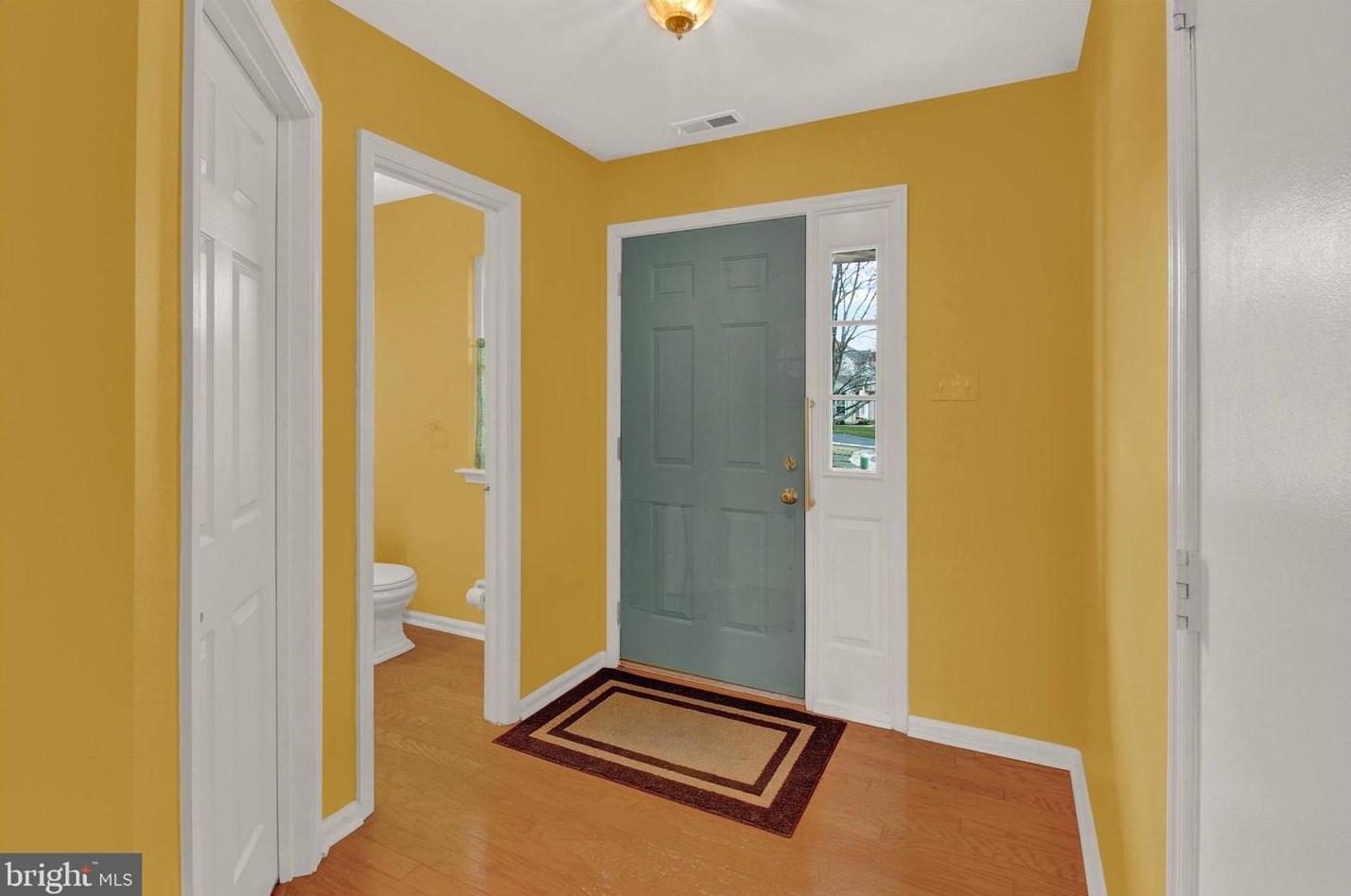 24 Sassafras Cir, Upper Makefield PA  18940-9232 exterior