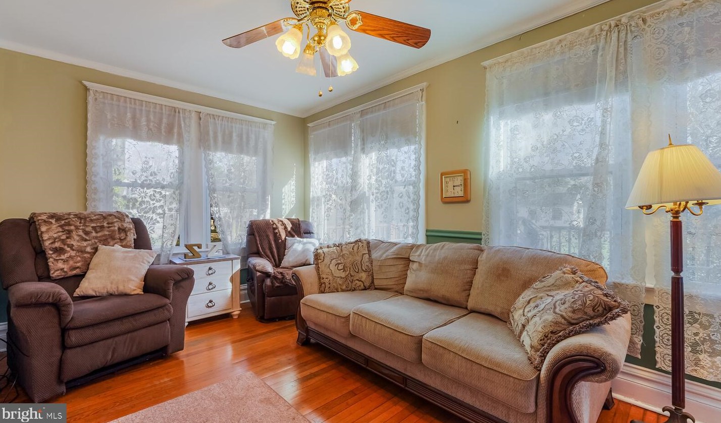 428 Maple Ave, Langhorne PA  19047-2726 exterior