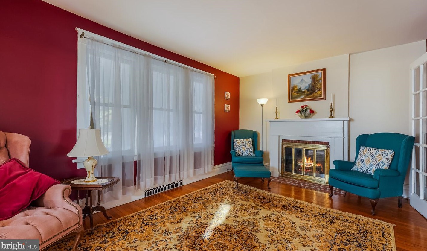 428 Maple Ave, Langhorne PA  19047-2726 exterior