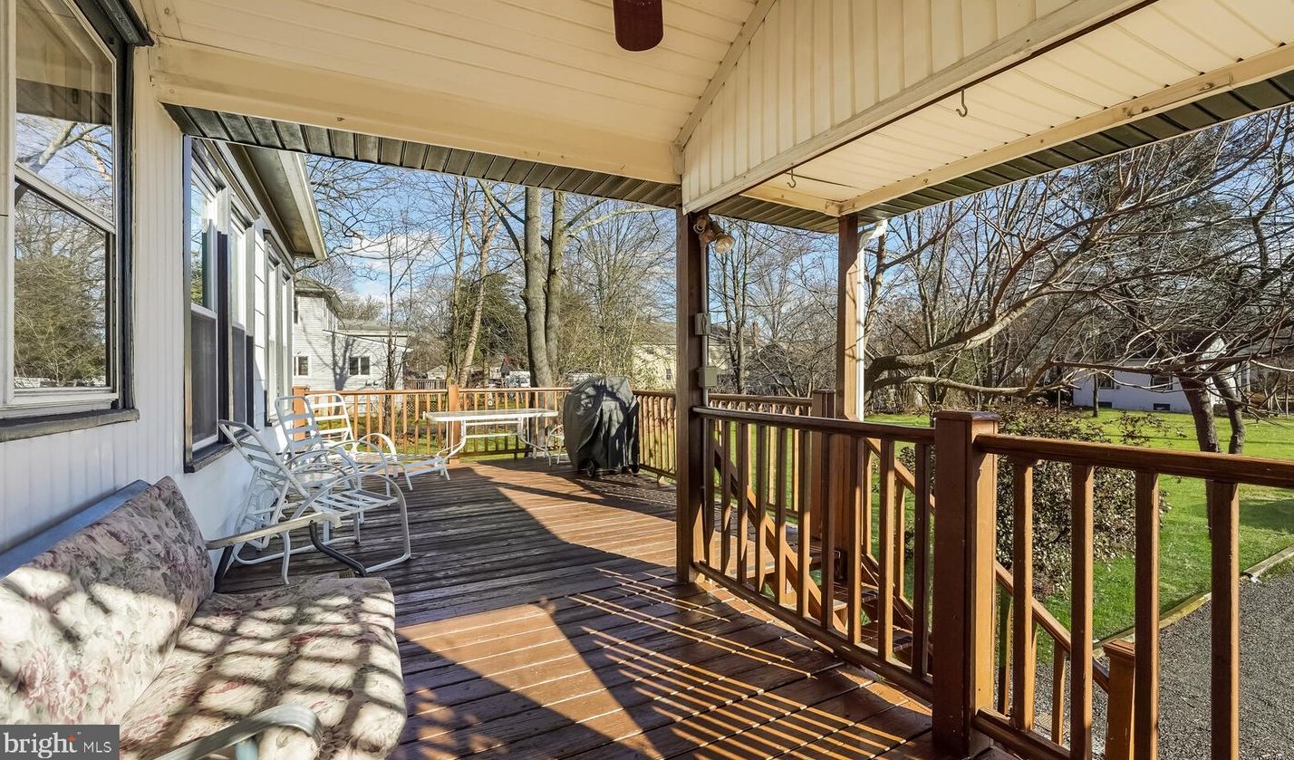 428 Maple Ave, Langhorne PA  19047-2726 exterior