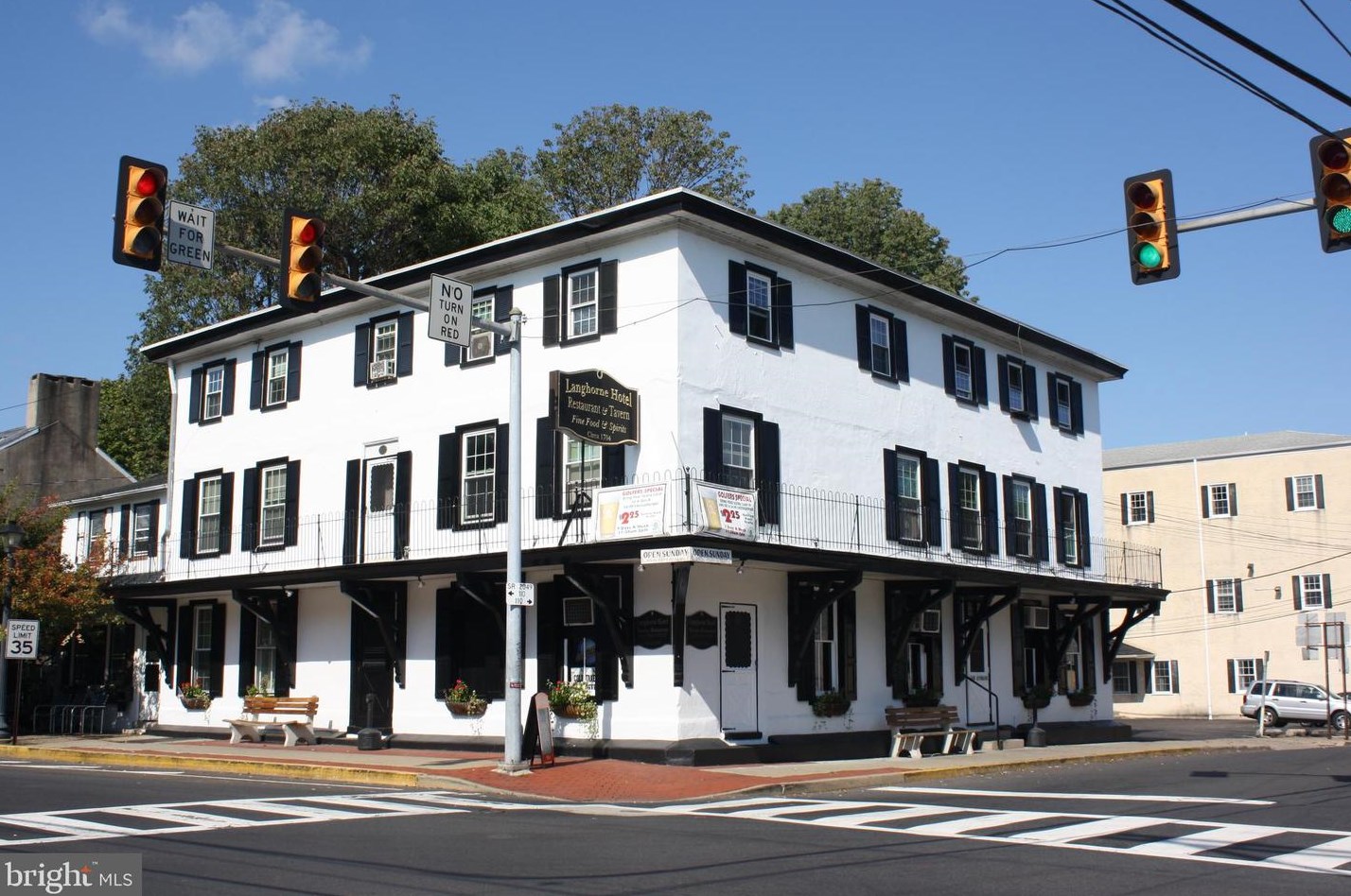 428 Maple Ave, Langhorne PA  19047-2726 exterior