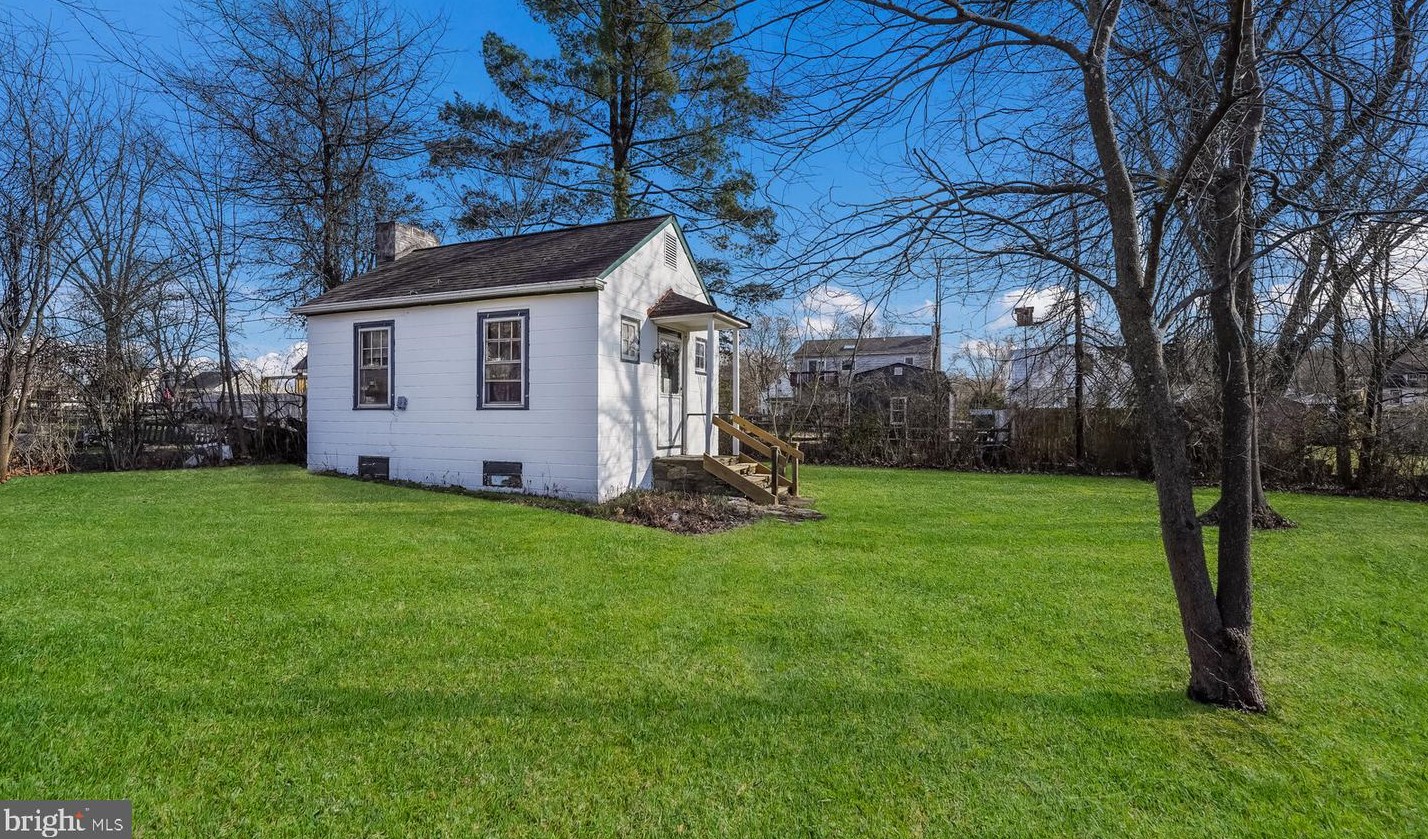 428 Maple Ave, Langhorne PA  19047-2726 exterior