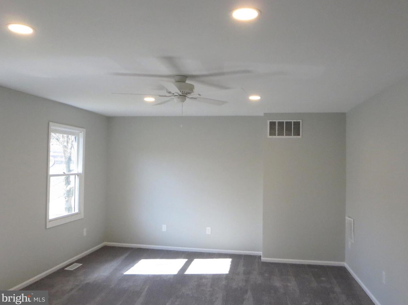 74 Bellwood Dr, Langhorne PA  19053-7215 exterior