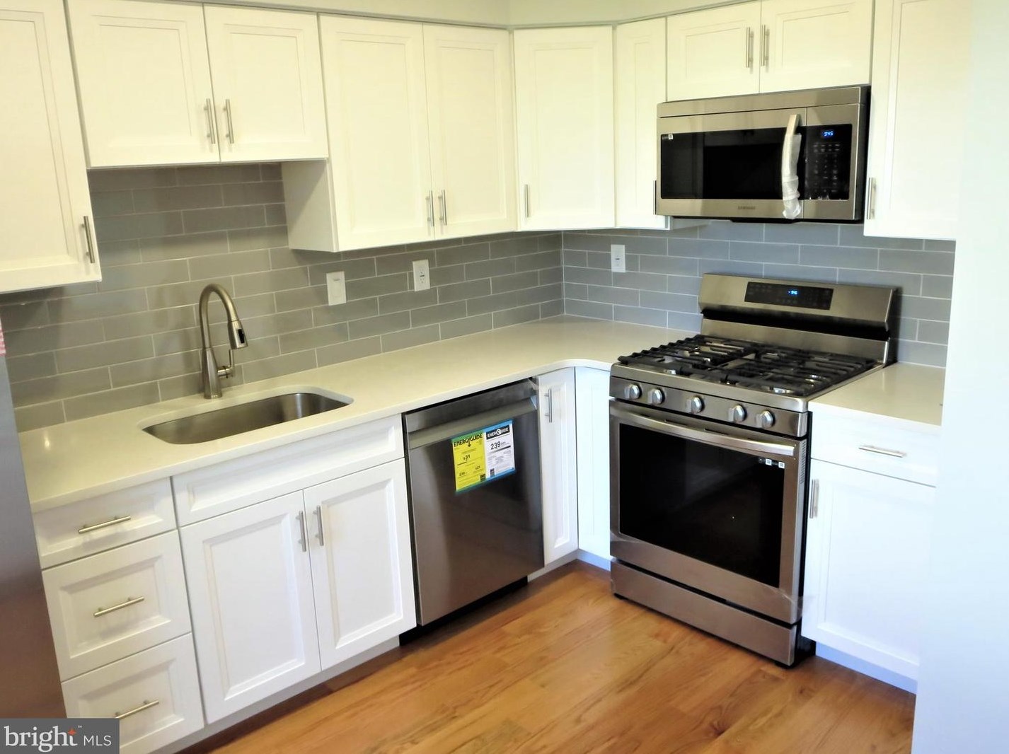 74 Bellwood Dr, Langhorne PA  19053-7215 exterior