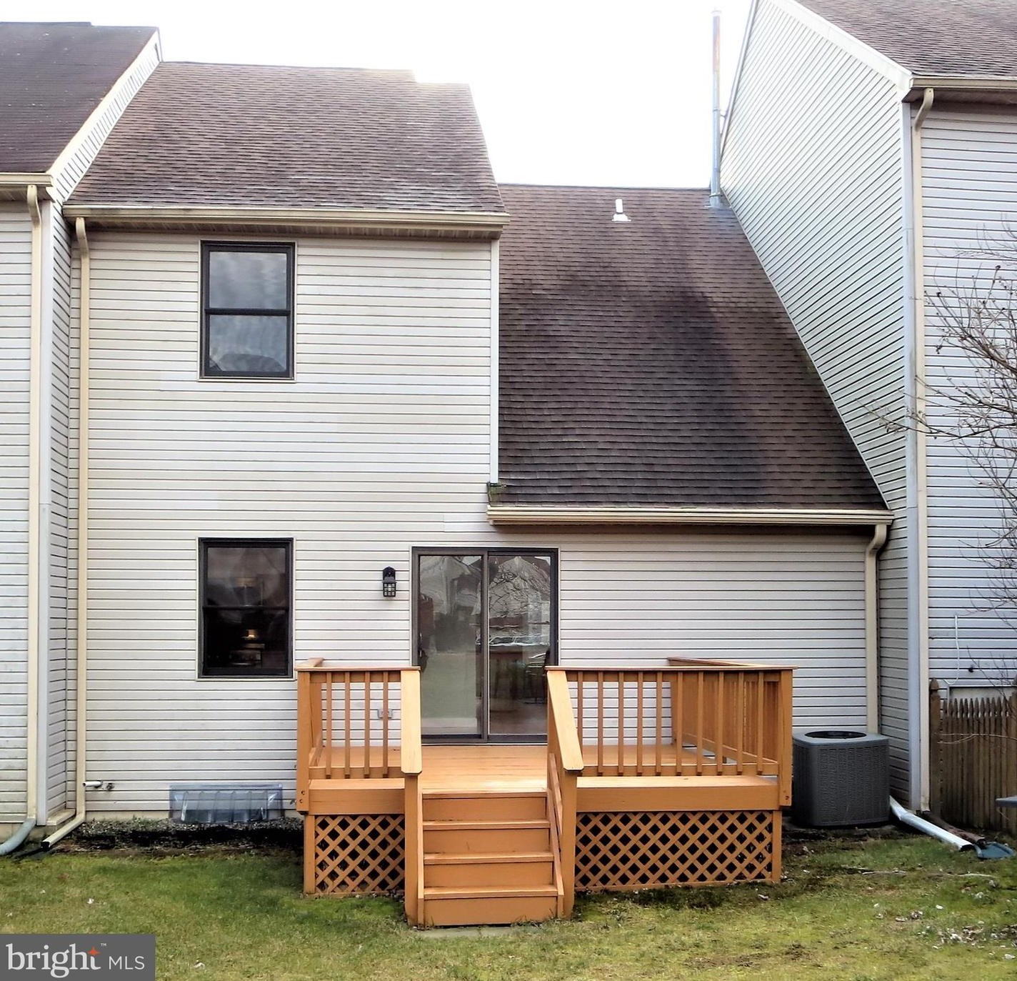 74 Bellwood Dr, Langhorne PA  19053-7215 exterior