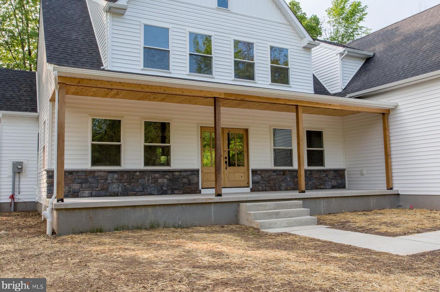 4656 Watson Dr, Gardenville, PA 18902