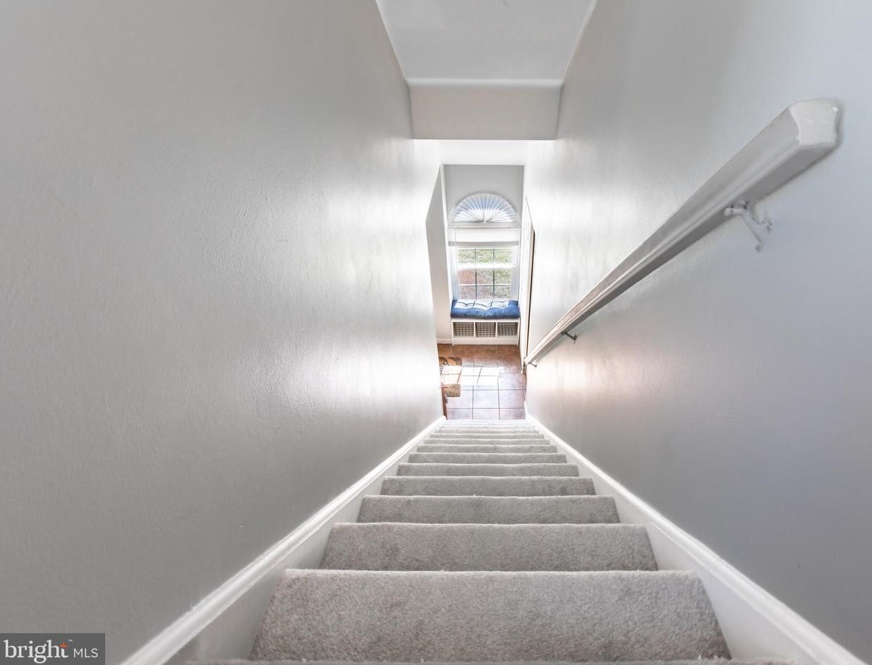 702 Mews Dr, Sellersville PA  18960-2740 exterior