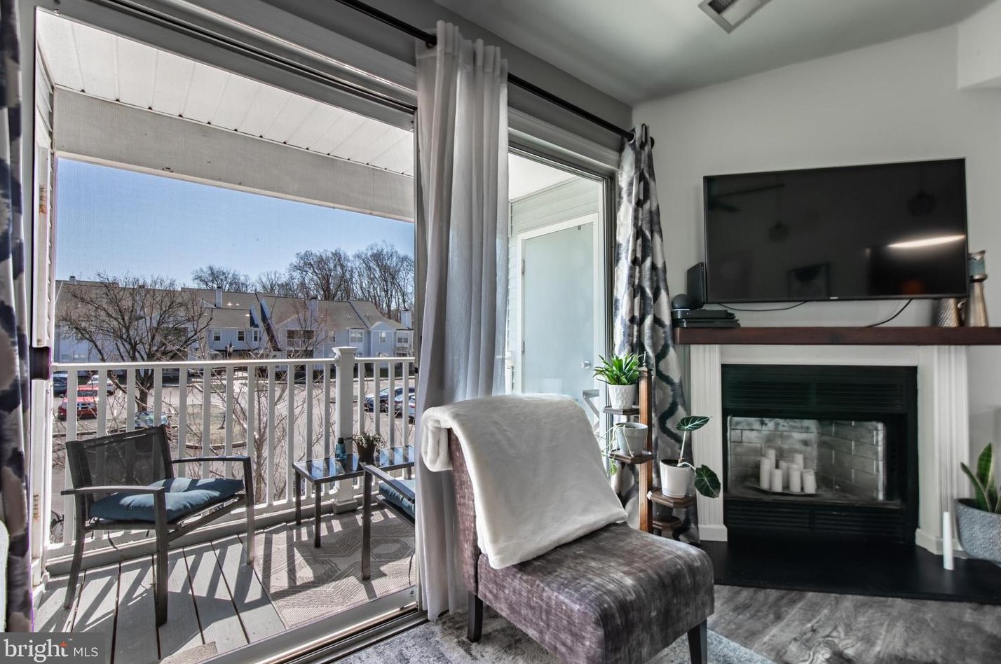 702 Mews Dr, Sellersville PA  18960-2740 exterior