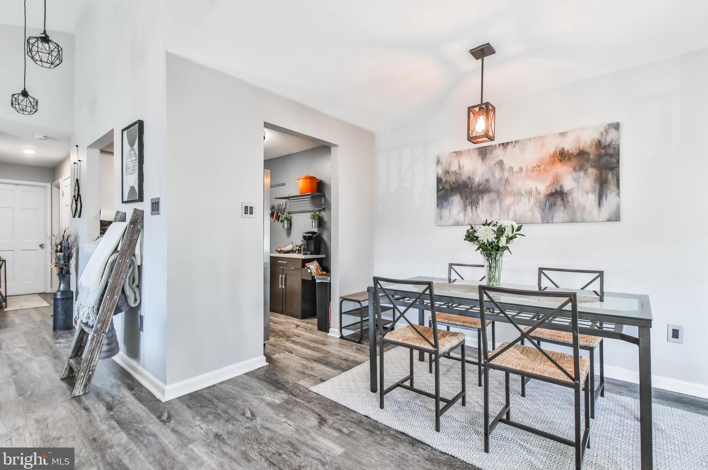 702 Mews Dr, Sellersville PA  18960-2740 exterior