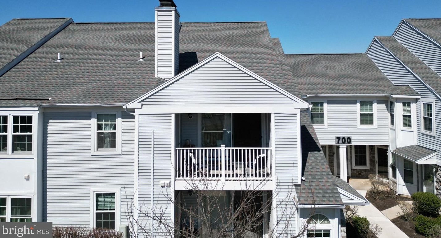 702 Mews Dr, Sellersville PA  18960-2740 exterior