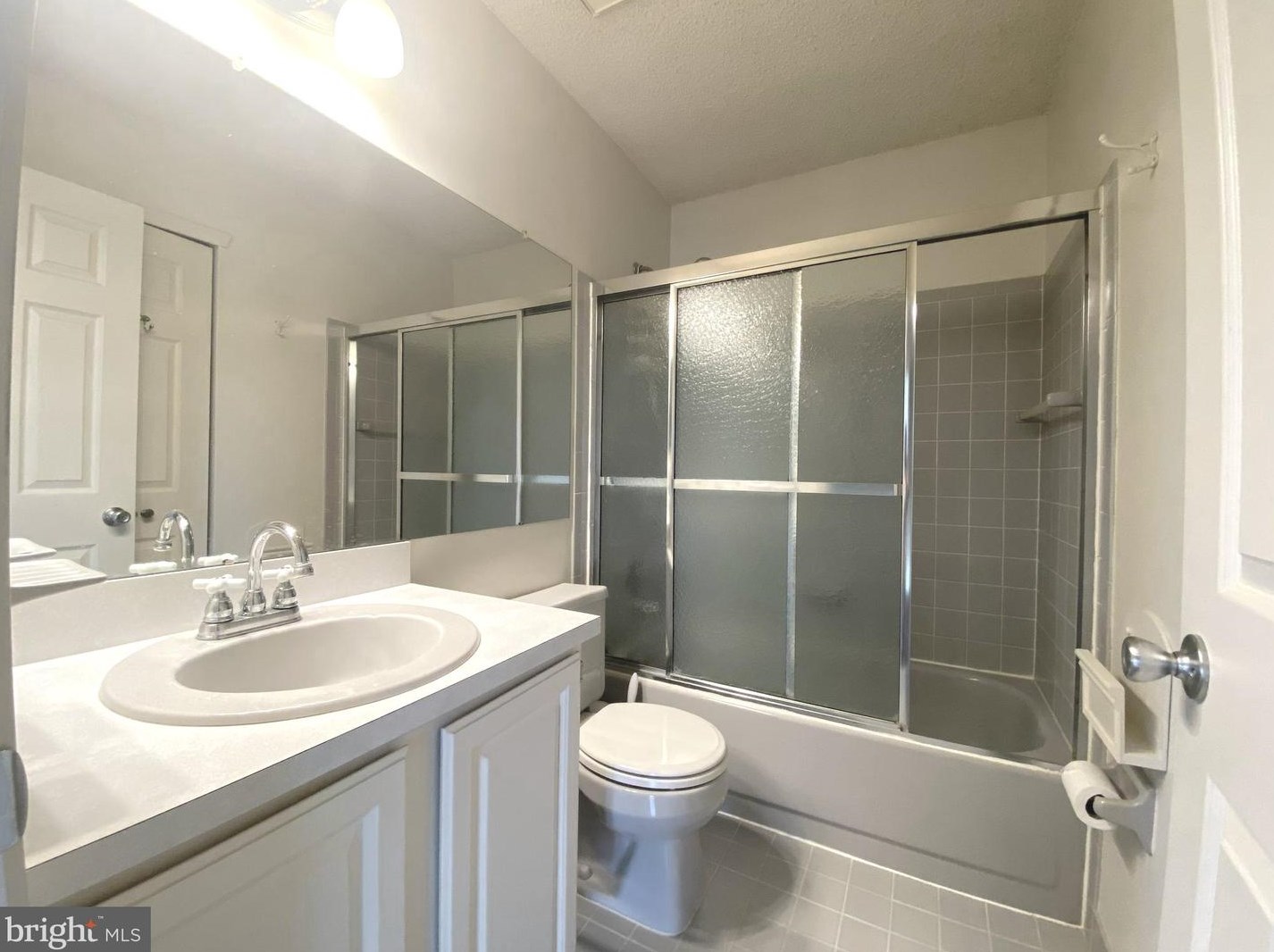 54 Magnolia Dr, Upper Makefield PA  18940-9236 exterior