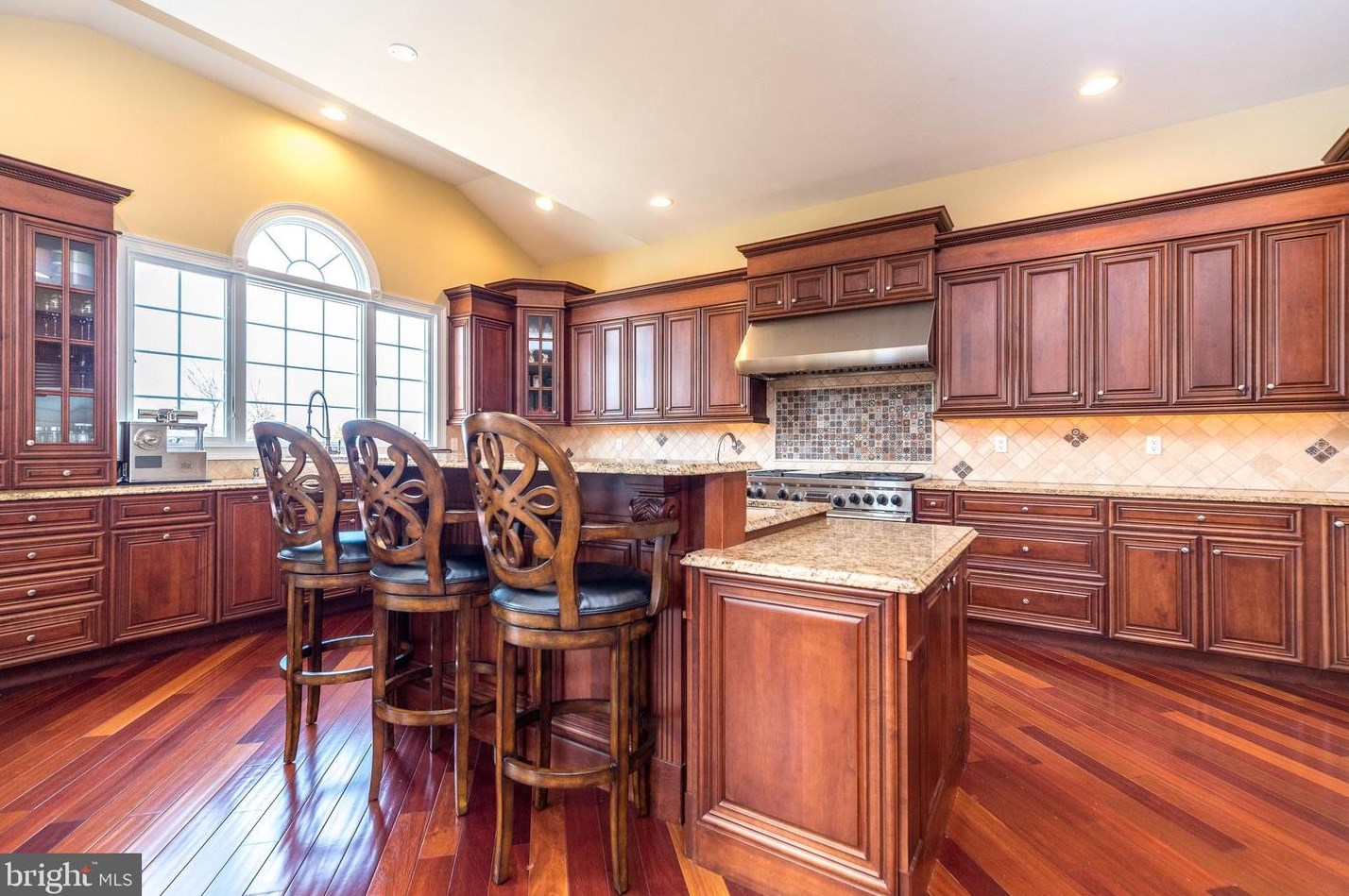 11 Holme Ct, Upper Makefield PA  18940-3024 exterior