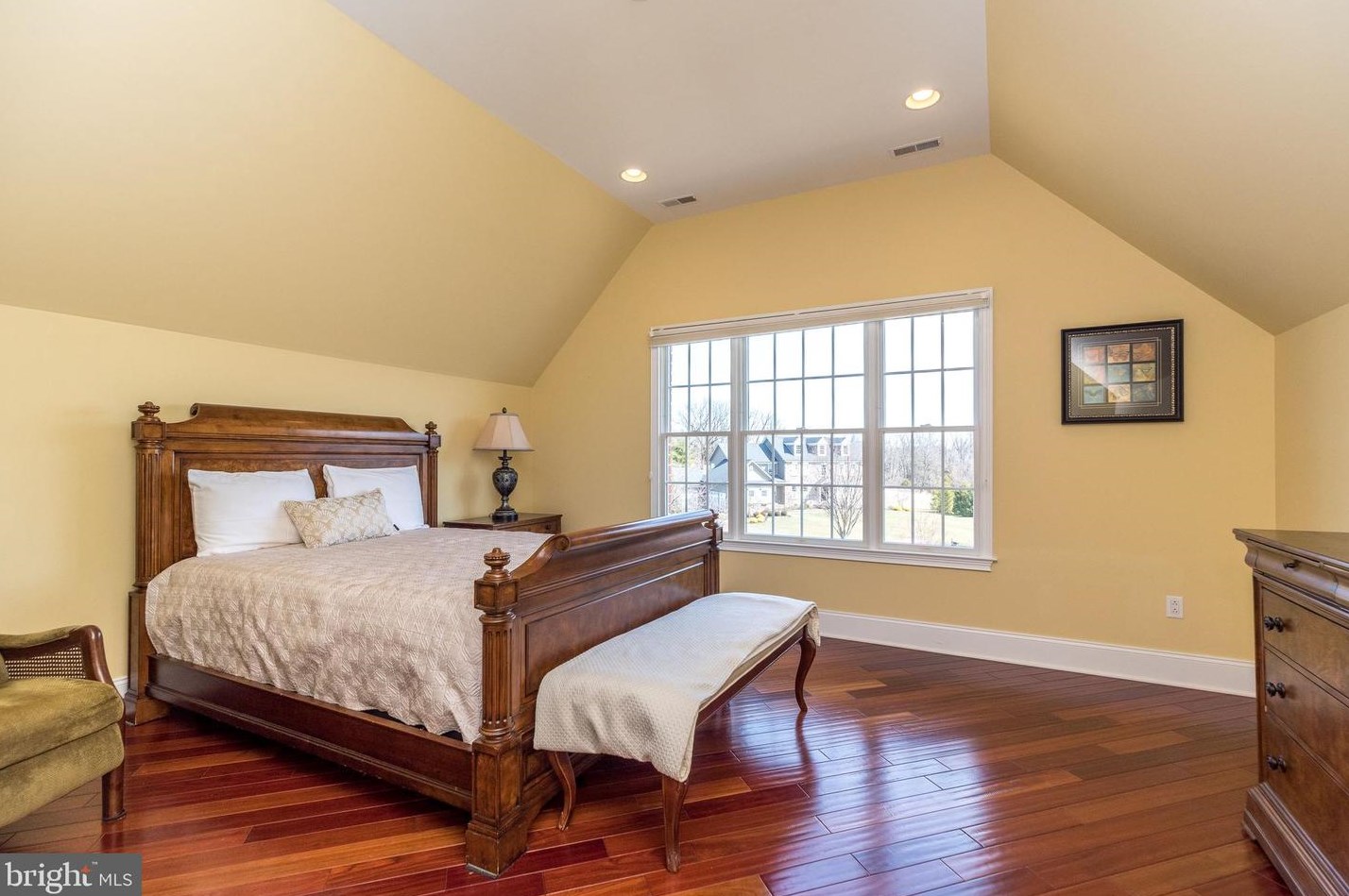 11 Holme Ct, Upper Makefield PA  18940-3024 exterior